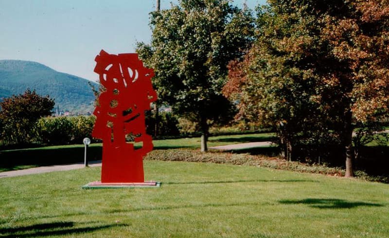 Adochi Skulptur